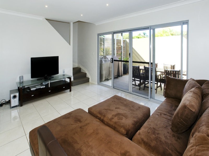 1/32 Bunton Street, Scarborough QLD 4020