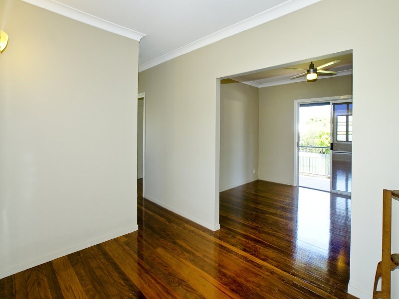 11 Range Avenue, Brighton QLD 4017