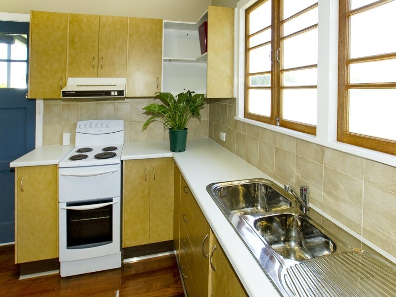 11 Range Avenue, Brighton QLD 4017