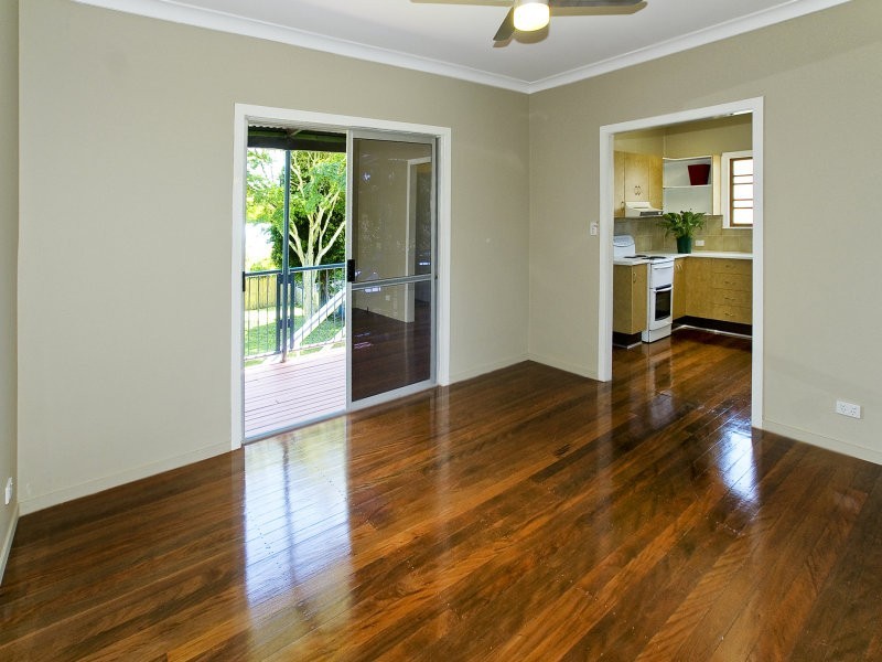 11 Range Avenue, Brighton QLD 4017