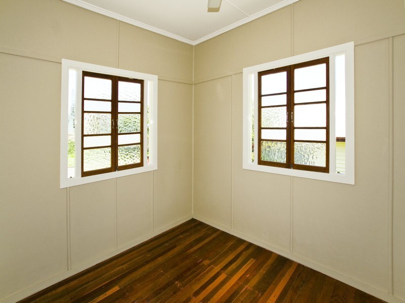 11 Range Avenue, Brighton QLD 4017