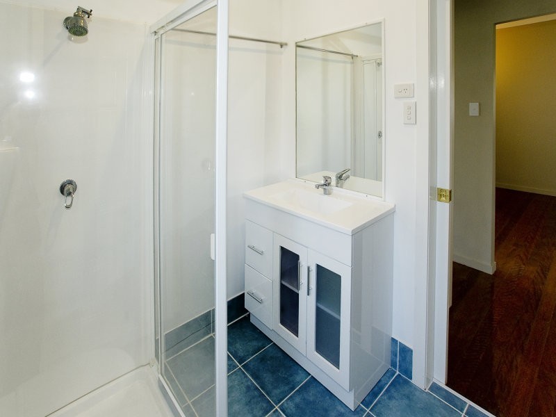 11 Range Avenue, Brighton QLD 4017