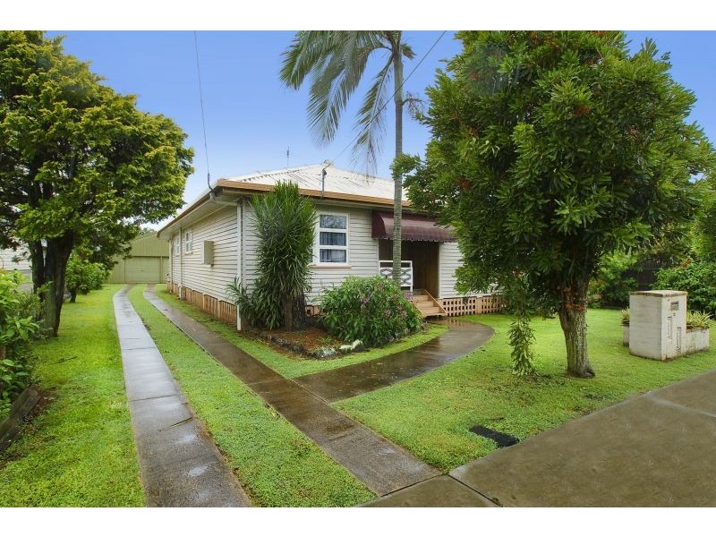 12 Queen Street, Scarborough QLD 4020