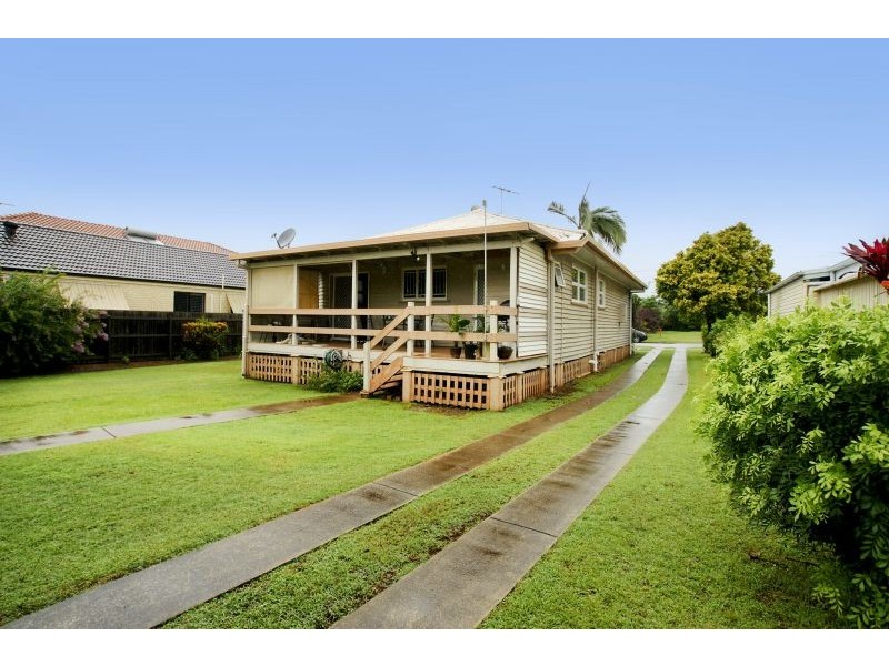12 Queen Street, Scarborough QLD 4020