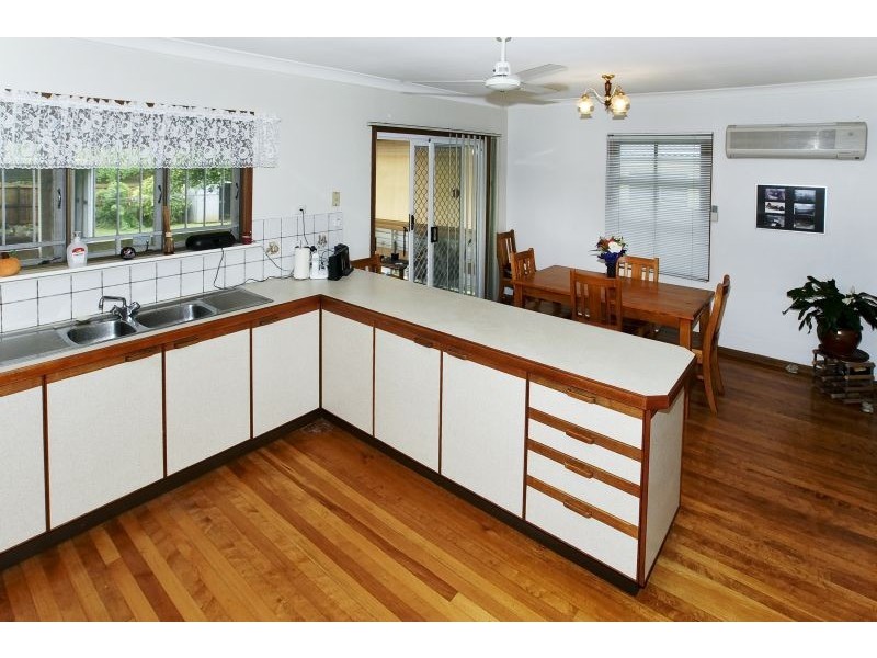 12 Queen Street, Scarborough QLD 4020