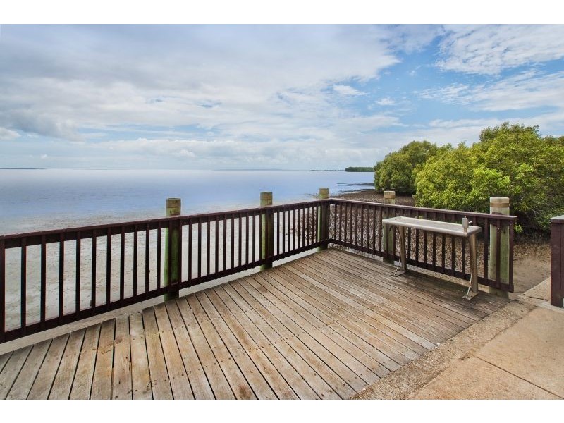 97 Esplanade, Deception Bay QLD 4508