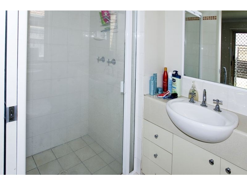 1 Tracey Street, Wynnum West QLD 4178