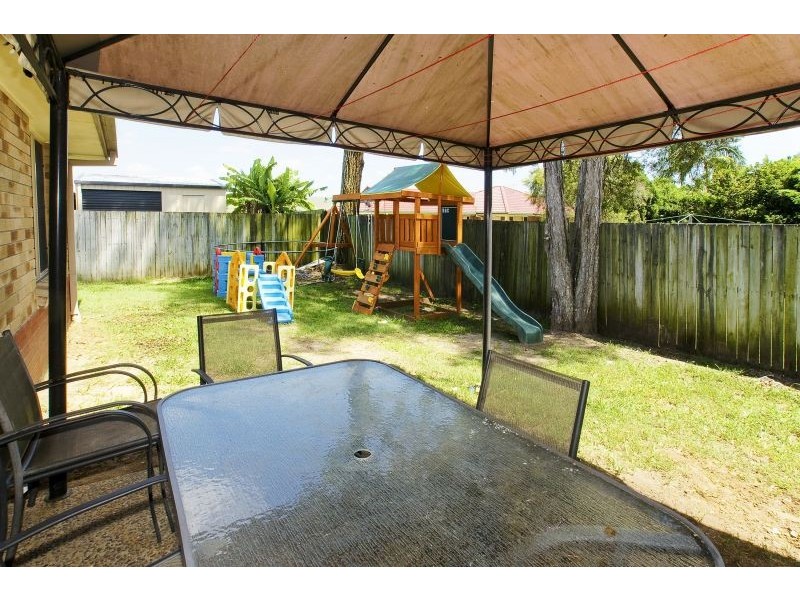 1 Tracey Street, Wynnum West QLD 4178