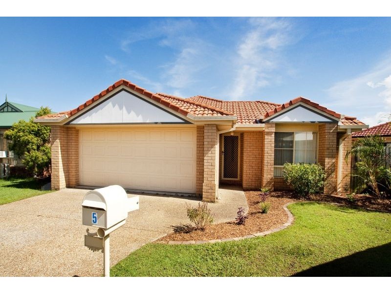 5 Nique Court, Redcliffe QLD 4020