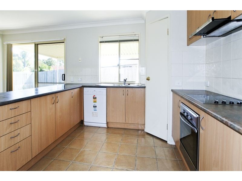 5 Nique Court, Redcliffe QLD 4020