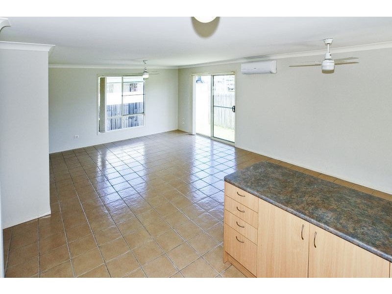 5 Nique Court, Redcliffe QLD 4020