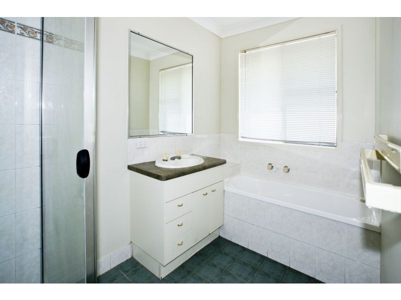 5 Nique Court, Redcliffe QLD 4020