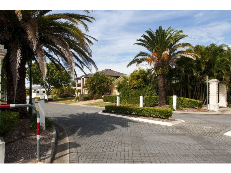 1 Aurora Place, Newport QLD 4020