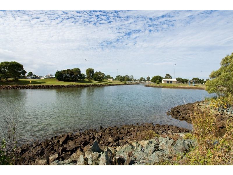 1 Aurora Place, Newport QLD 4020