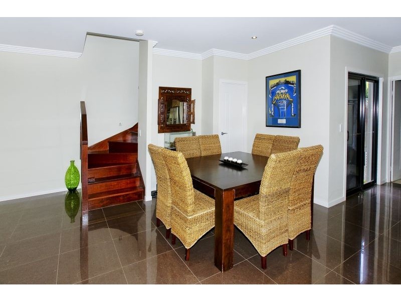 16 Skandia Court, Newport QLD 4020