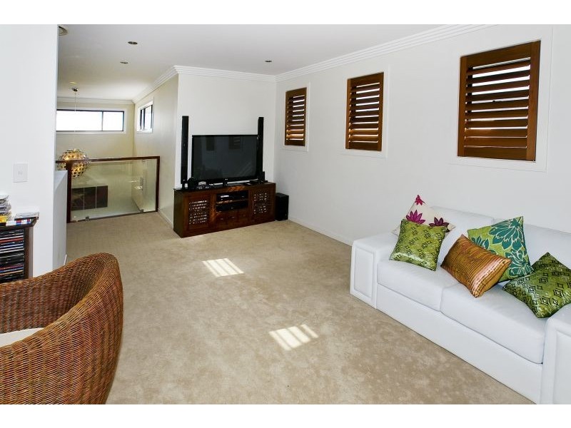 16 Skandia Court, Newport QLD 4020