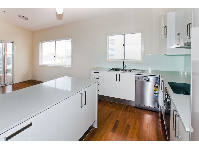 59 Seaville Avenue, Scarborough QLD 4020