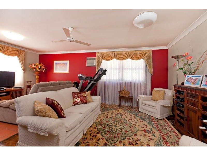 283 Redland Bay Rd, Capalaba QLD 4157