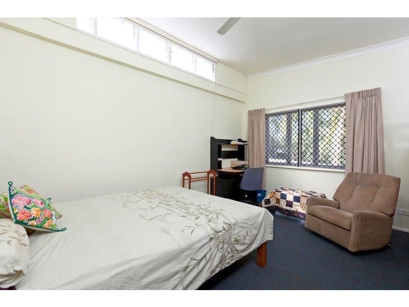 283 Redland Bay Rd, Capalaba QLD 4157