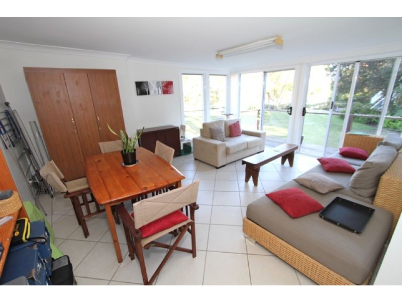 379 Beachmere Road, Beachmere QLD 4510