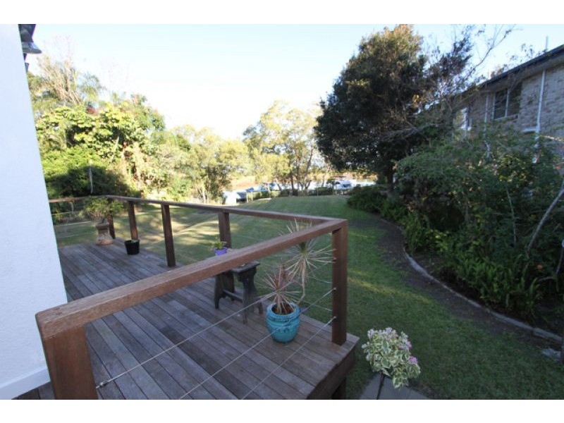 379 Beachmere Road, Beachmere QLD 4510