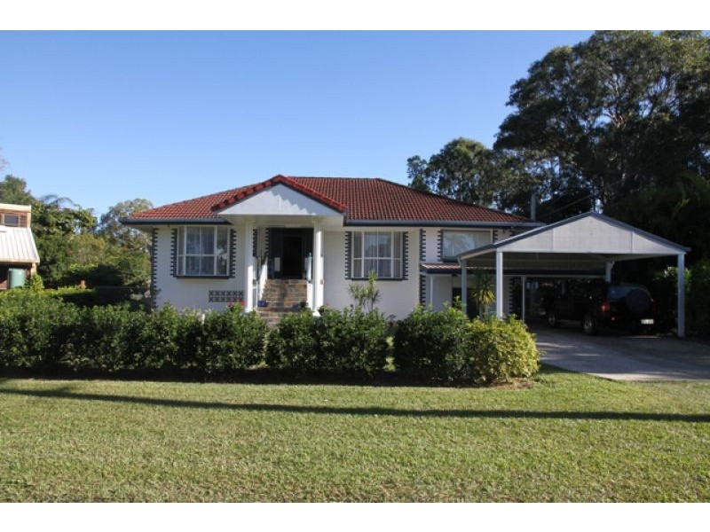 379 Beachmere Road, Beachmere QLD 4510