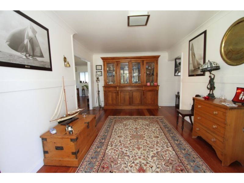 379 Beachmere Road, Beachmere QLD 4510