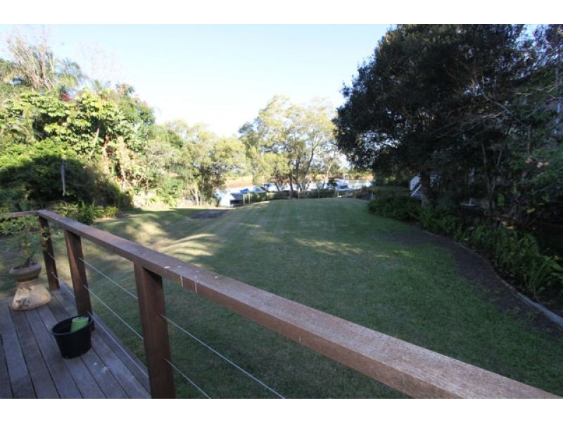 379 Beachmere Road, Beachmere QLD 4510
