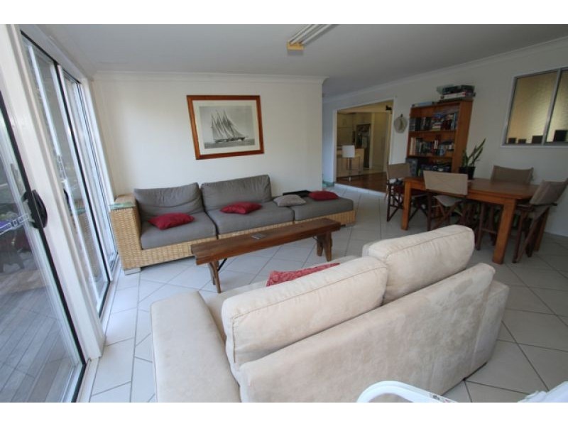 379 Beachmere Road, Beachmere QLD 4510