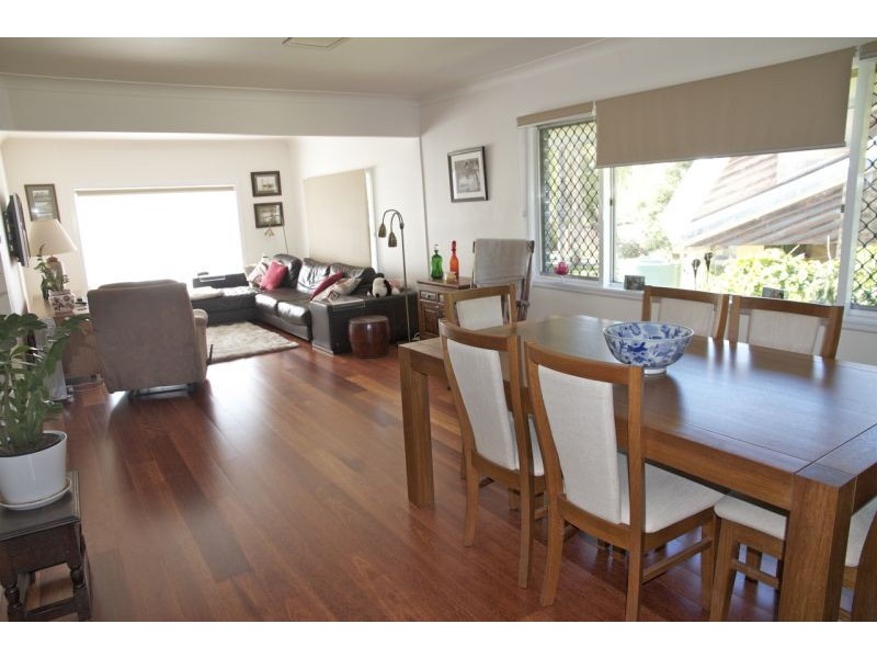 379 Beachmere Road, Beachmere QLD 4510