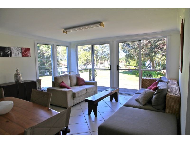 379 Beachmere Road, Beachmere QLD 4510