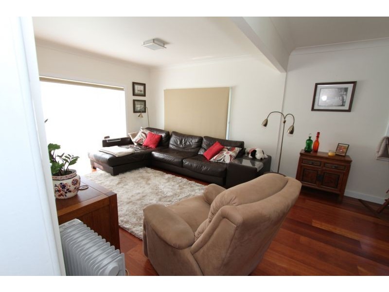 379 Beachmere Road, Beachmere QLD 4510