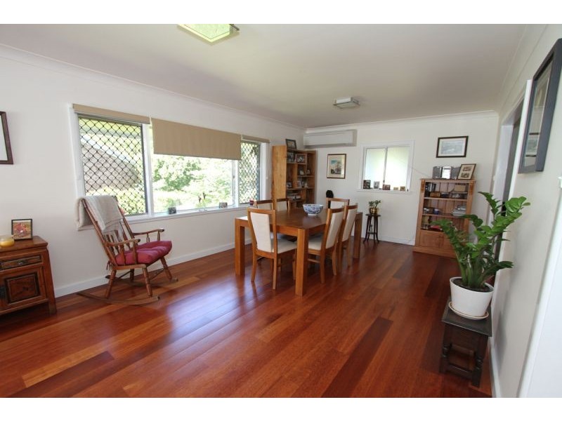 379 Beachmere Road, Beachmere QLD 4510