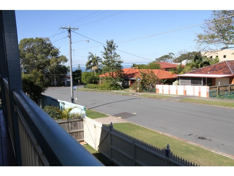 6 Arthur St, Woody Point QLD 4019