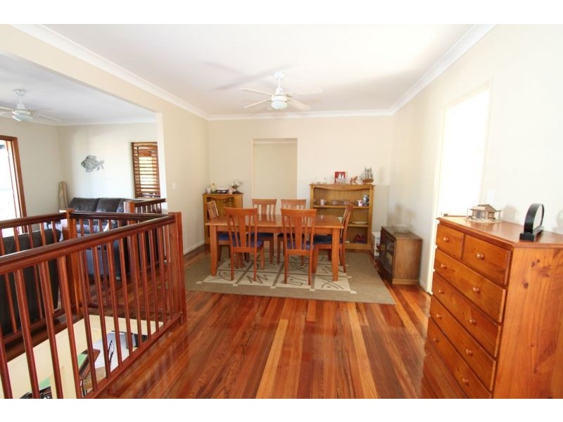 6 Arthur St, Woody Point QLD 4019