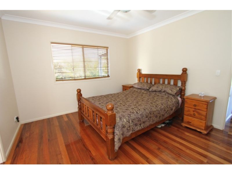 6 Arthur St, Woody Point QLD 4019