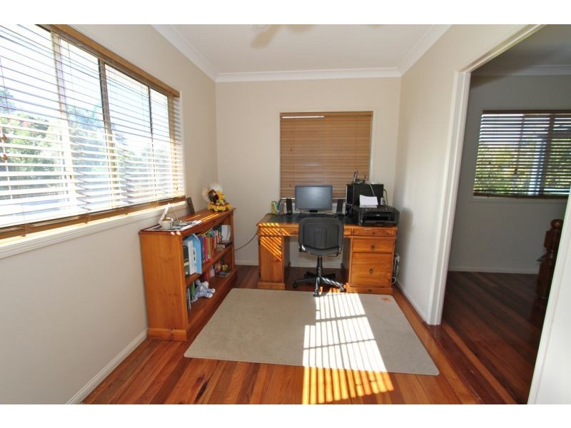 6 Arthur St, Woody Point QLD 4019