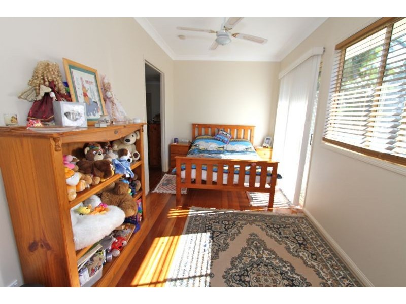 6 Arthur St, Woody Point QLD 4019