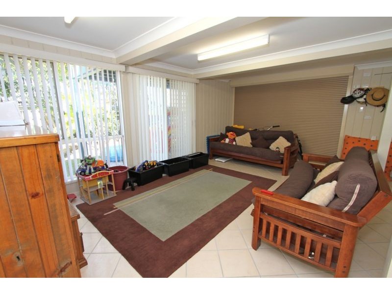 6 Arthur St, Woody Point QLD 4019