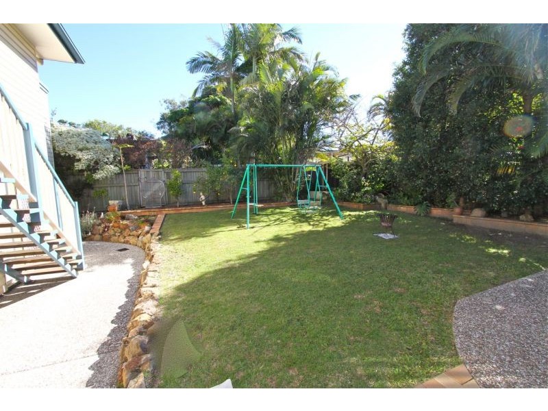 6 Arthur St, Woody Point QLD 4019