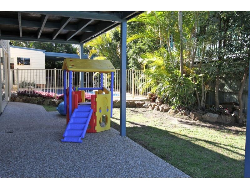 6 Arthur St, Woody Point QLD 4019