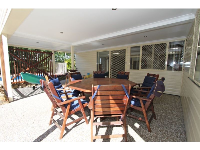 6 Arthur St, Woody Point QLD 4019