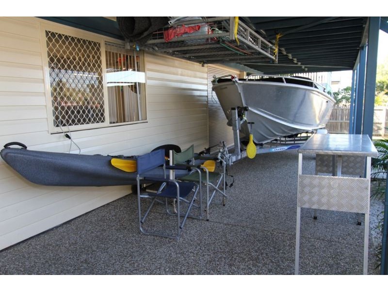 6 Arthur St, Woody Point QLD 4019