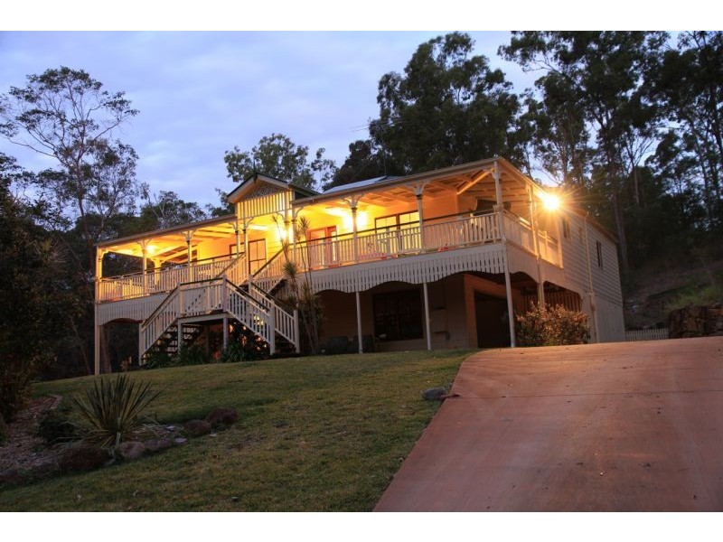 860 Clear Mountain Rd, Cashmere QLD 4500