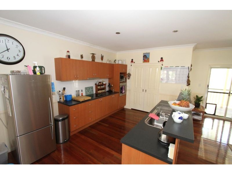 860 Clear Mountain Rd, Cashmere QLD 4500