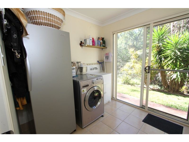 860 Clear Mountain Rd, Cashmere QLD 4500