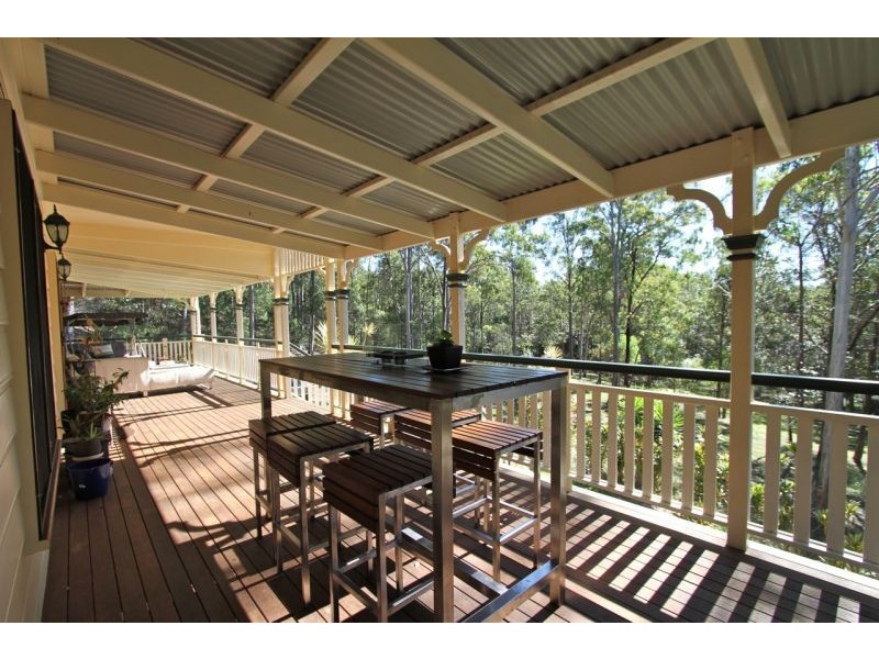 860 Clear Mountain Rd, Cashmere QLD 4500