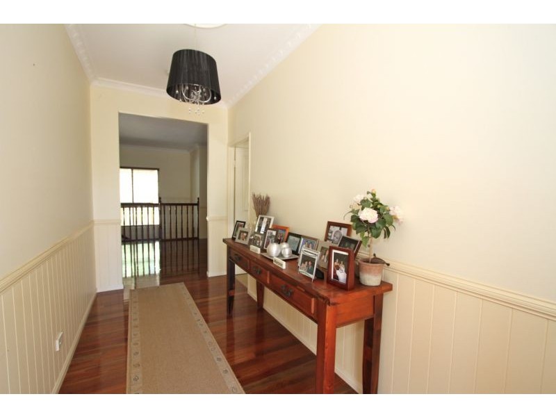 860 Clear Mountain Rd, Cashmere QLD 4500