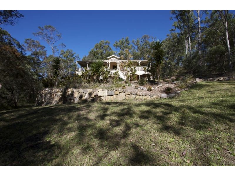 860 Clear Mountain Rd, Cashmere QLD 4500