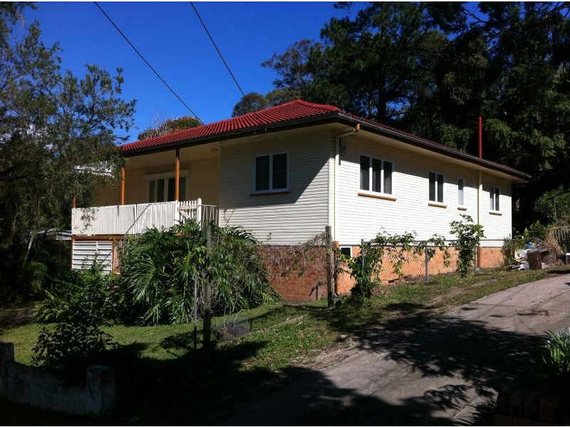 22 Amott Street, Stafford Heights QLD 4053